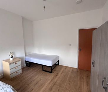 Room in a Shared House, Compton Crescent, N17 - Photo 4