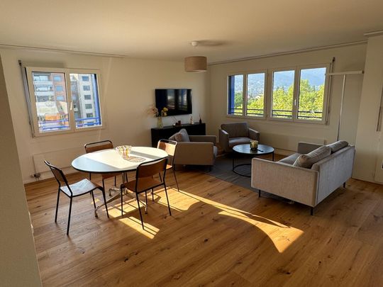 Möblierte 3.5-Zimmerwohnung mit Seeblick im Zentrum von Zug - Photo 1