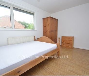 2 Bedroom Student Houses in Leeds - Photo 2