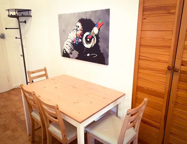 Room in Esslinger Straße, Frankfurt am Main for 75 m² with 3 bedrooms - Foto 1