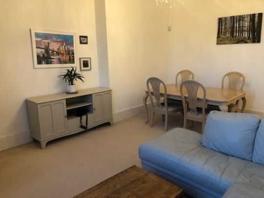 Victoria Court, Royal Earlswood Park,... - Photo 1