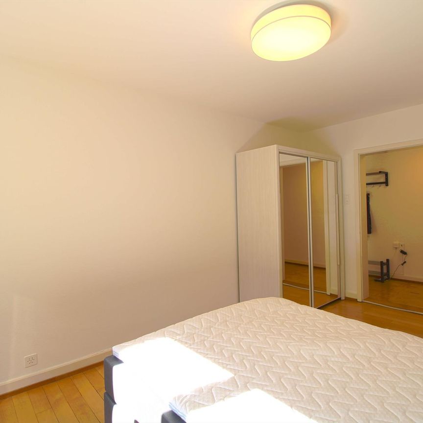 Furnished room in modernised apartment in a top location - Photo 1