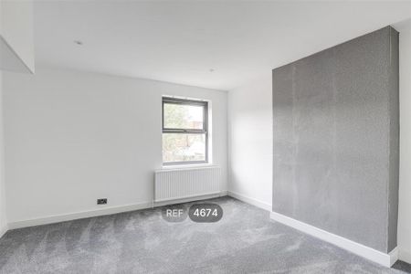 3 bedroom terraced house to rent - Photo 4