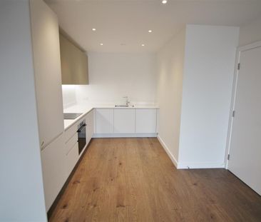 Frogmore Avenue, Watford - Photo 2