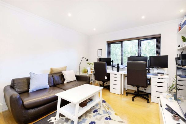 Canonbury Crescent, Canonbury, London, N1 2FD - Photo 1