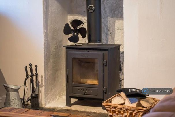 2 bedroom terraced house to rent - Photo 1