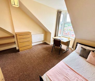 4 bedroom terraced house to rent - Photo 2