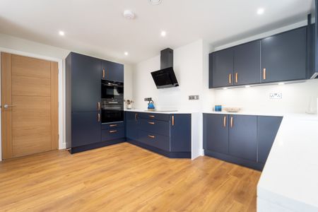 2 bed apartment to rent in Haven Road, BH13 - Photo 5