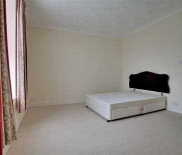 2 bedroom end of terrace house to rent - Photo 1