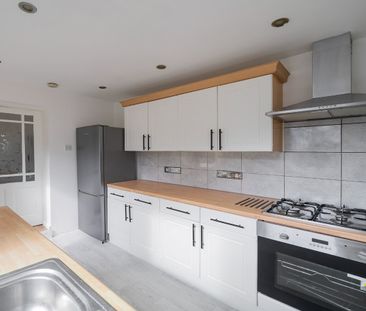 Room in a Shared House, Lamerock Road, BR1 - Photo 1