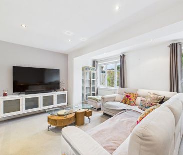 4 bedroom end of terrace house to rent - Photo 4