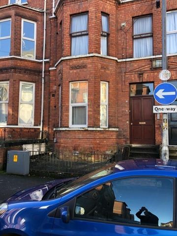 33 Camden Street, Apt 3, Belfast BT9 6AT - Photo 2
