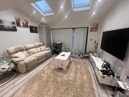 3 bedroom terraced house to rent - Photo 2