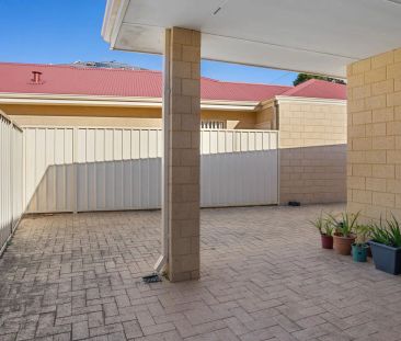 Conveniently Located 3 x 2 Home - Photo 4