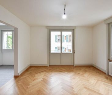 2.5-room apartment with the aesthetics of an old building - Foto 1