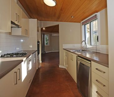 3 Bedroom home close to the CBD - Photo 4