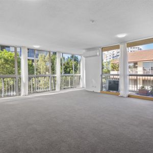 FANTASTIC 2 BEDROOM APARTMENT - Photo 3
