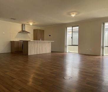 Modern Spacious Home - Photo 5