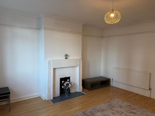 3 bedroom flat to rent - Photo 1