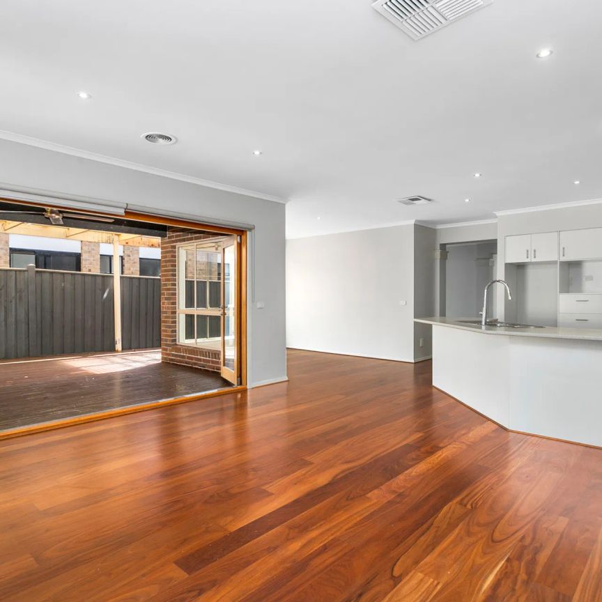 6 Greenfinch Court, Williams Landing. - Photo 1