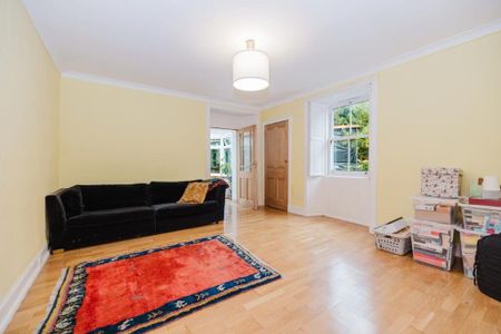 5 bedroom detached house to rent - Photo 3