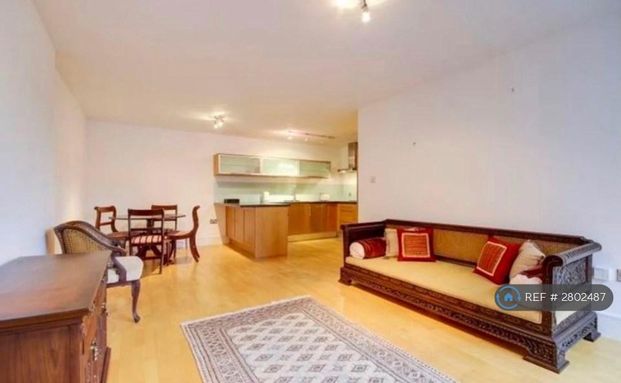 2 bedroom flat to rent - Photo 1