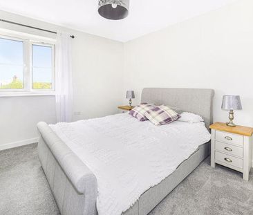 3 bedroom end of terrace house to rent - Photo 6