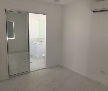 STUNNING 4 BEDROOM 2 BATHROOM HOME IN IDALIA - Photo 6