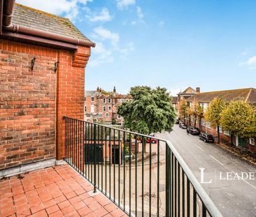2 bedroom apartment to rent Crown Mews, 15 Clarence Road, Gosport, ... - Photo 4