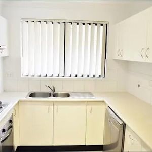 Sutherland - Photo 2