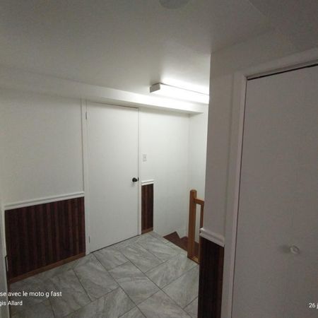 GRAND 5 1/2 À LOUER - Photo 4