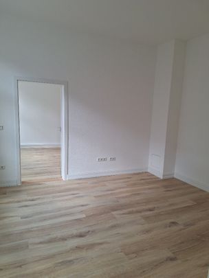 Beilstr. 15, 3-Zimmer-Wohnung im 2. OG links - frisch sanierte großzügige Räume - Foto 1