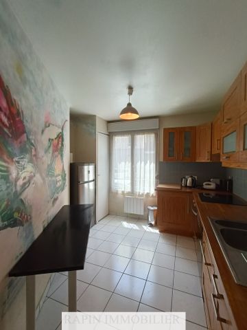 T2 MEUBLE AVEC TERRASSE LYON 7 - Photo 3