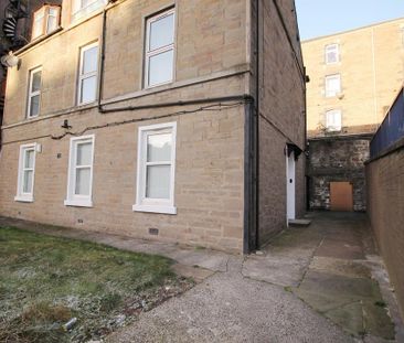 4 bedroom flat to rent - Photo 5