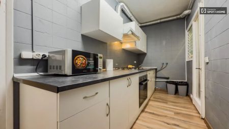 3-bedroom apartment for rent in El Clot - Photo 5