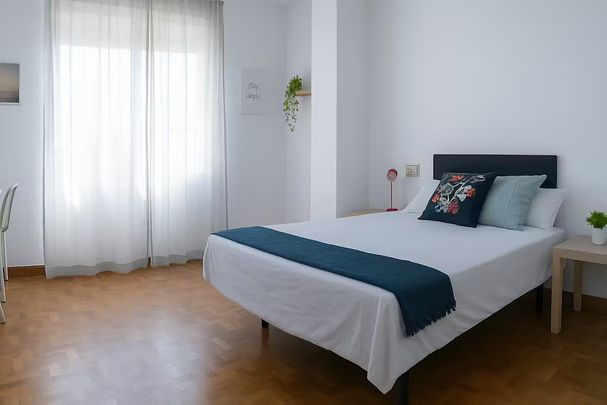 Plaça de Sant Agustí, Valencia, Valencian Community 46002 - Photo 1