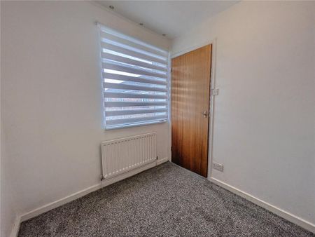 3 bedroom end of terrace house to rent - Photo 3