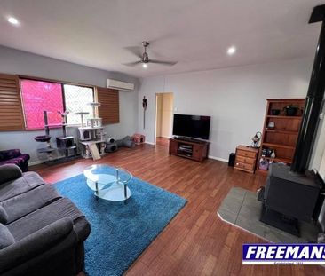 Fabulous Family Home with 9x7.5m shed extra high for mobile home & ... - Photo 1