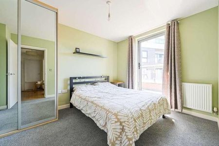 Mostyn Grove, Bow, E3 - Photo 4