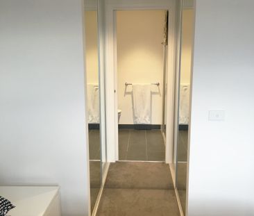 TWO BEDROOM FULLY FURNISHED APARTMENT IN PRIME LOCATION - Photo 2