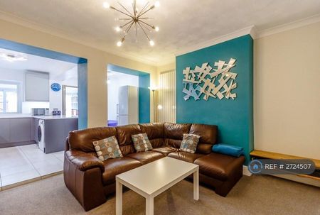 2 bedroom terraced house to rent - Photo 2