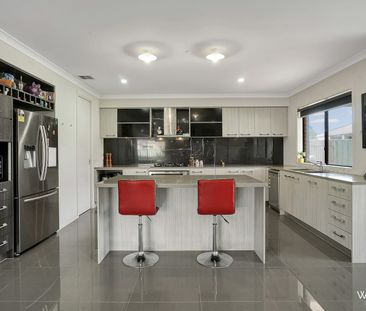 Double DELIGHT with a Big, Bold & Bright house! - Photo 6