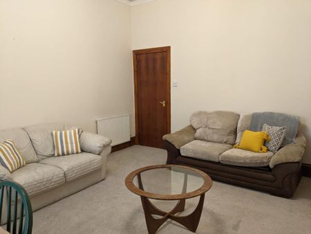 2 bedroom flat to rent - Photo 2