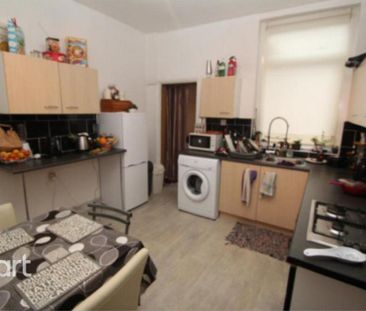 4 bedroom terraced house to rent - Photo 6