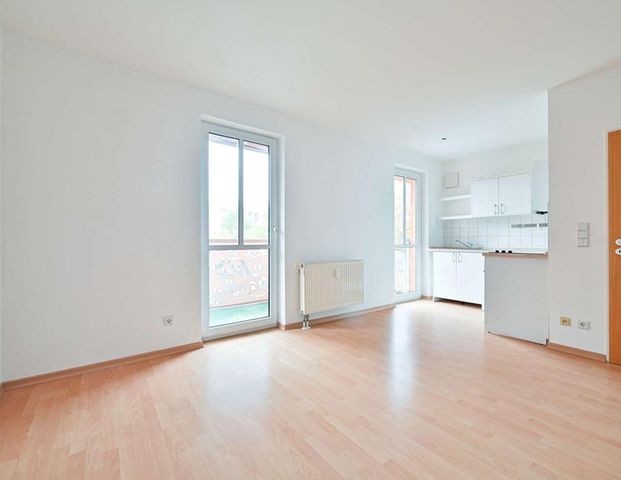 Charmante 2-Raum-Wohnung in Schloßchemnitz – barrierefrei, renoviert, Einbauküche & mit Balkon - Foto 1