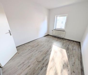 **Einziehen und wohlfühlen! +Laminat +weiße Wände +modernes Tagesli... - Photo 1