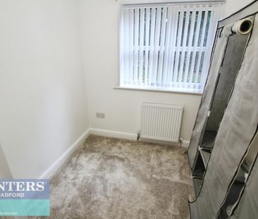 2 bedroom Flat To Let - Photo 2