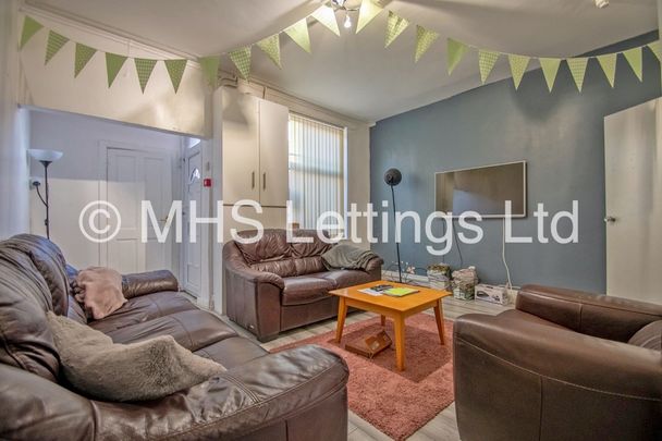 6 Bedroom Mid Terraced House for rent in Hessle Mount - Photo 1