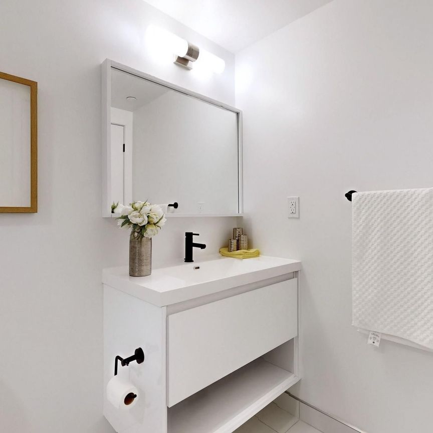 For Lease - 2 Augusta Avenue Unit# LPH03, Toronto, Ontario - Photo 1