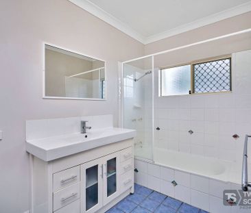 26 Harlequin Street, White Rock - Photo 3